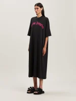 curved-logo-black-fuchsia-maxi-tee-dress-3