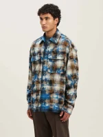 curved-logo-check-light-blue-shirt-2