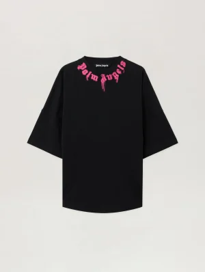 curved-logo-fuchsia-t-shirt