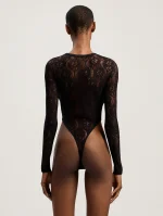 curved-logo-lace-body-4
