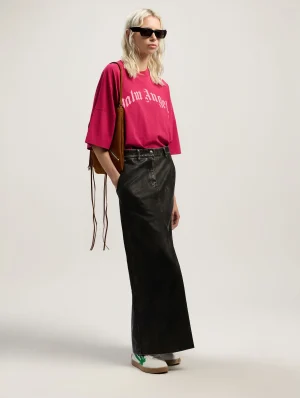 curved-logo-over-t-shirt-1