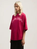 curved-logo-over-t-shirt-3