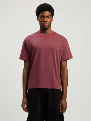 neck-logo-regular-burgundy-t-shirt-1