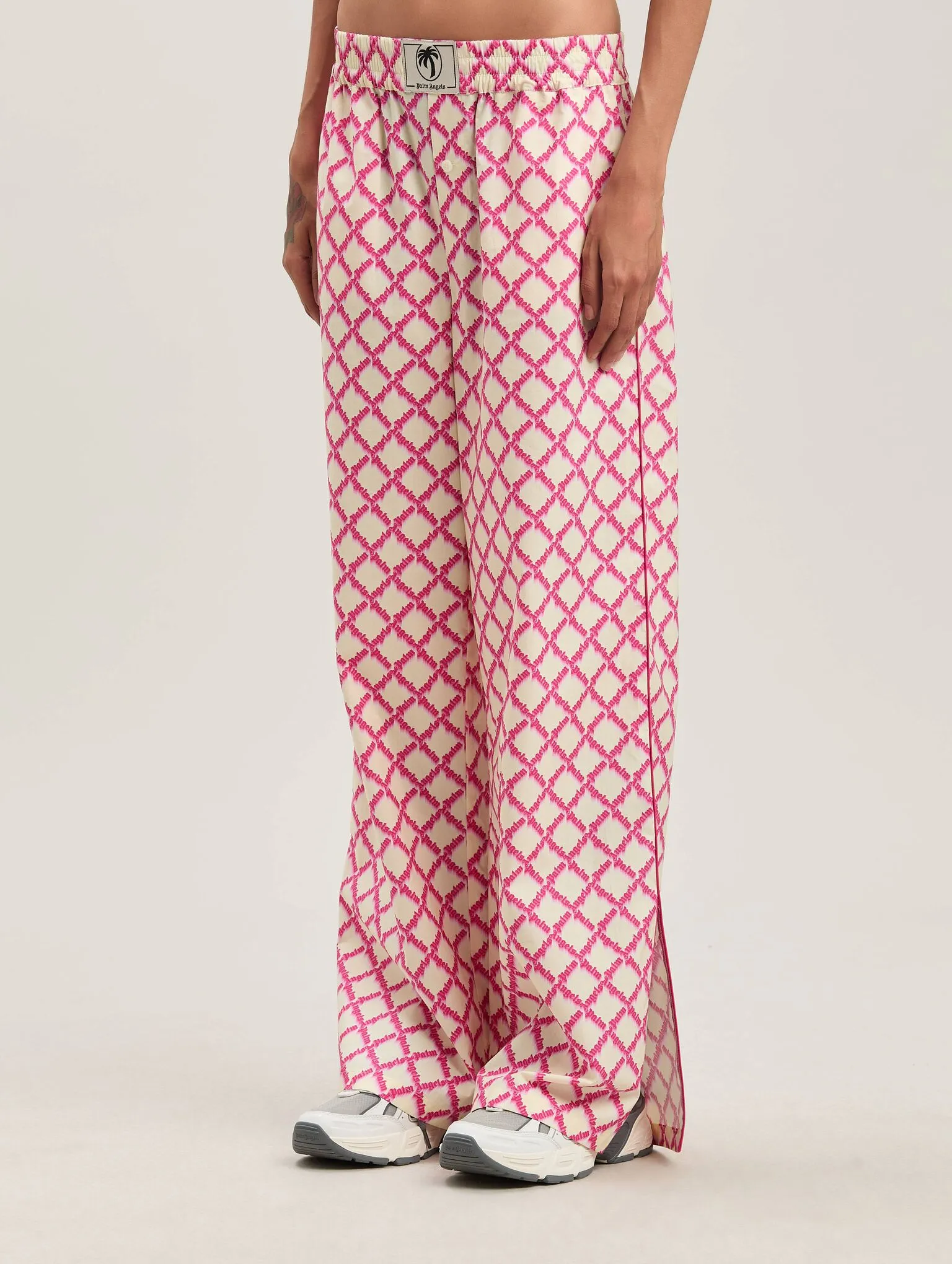 net-logo-split-pants-3 net-logo-split-pants-3