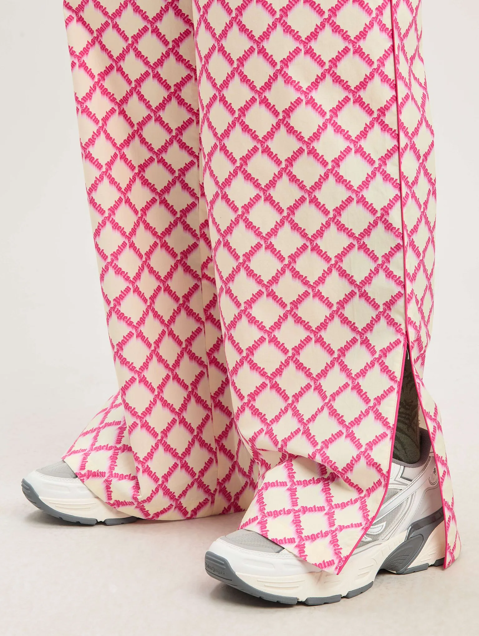 net-logo-split-pants-5 net-logo-split-pants-5