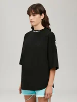 rear-logo-print-t-shirt-3